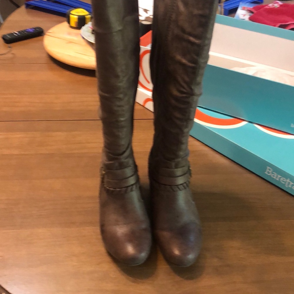 Baretraps wide calf mushroom color boots. Pretty bronze buckle and zipper.